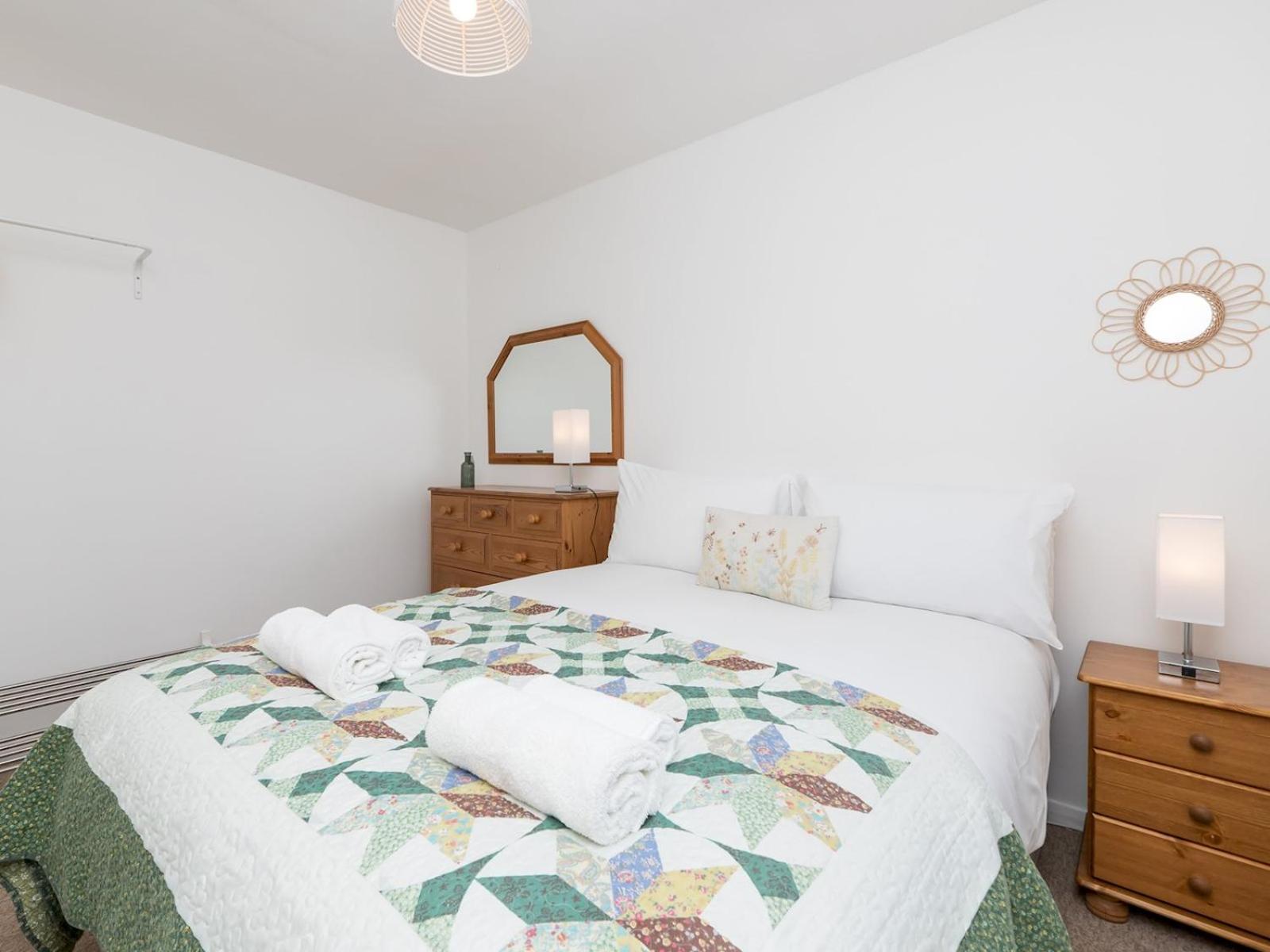 Pass The Keys Spacious Family Home With Parking บาธ ภายนอก รูปภาพ